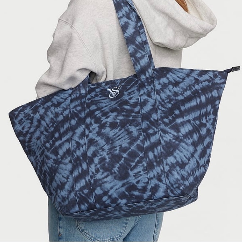 Voctorias secret tote with zipper